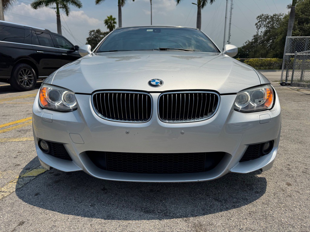 2012 BMW 3 Series Image 3