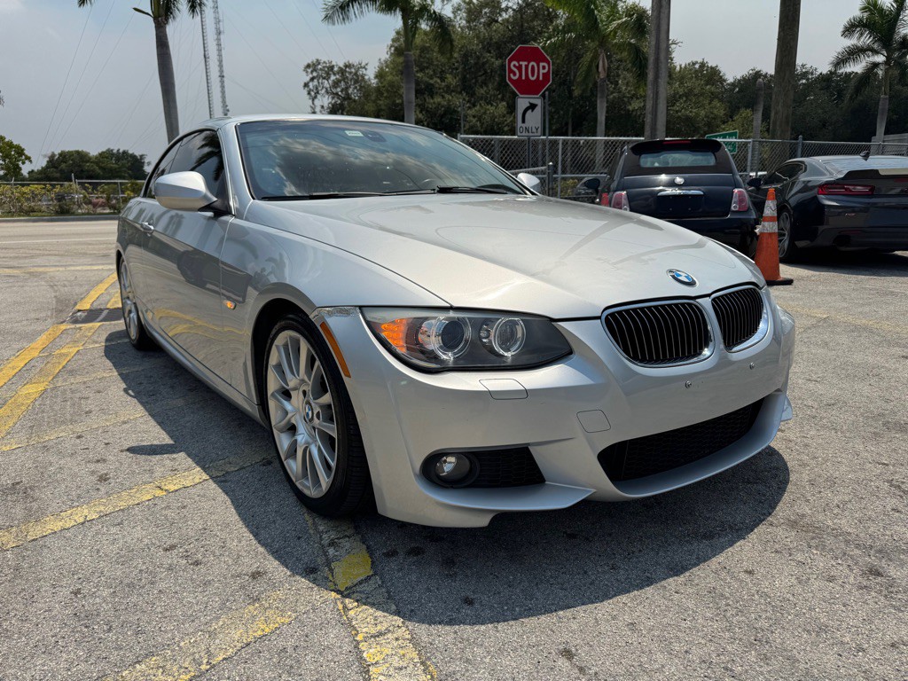 2012 BMW 3 Series Image 4