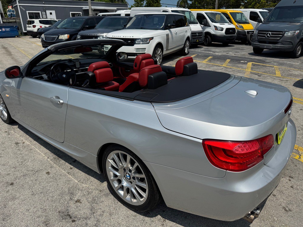 2012 BMW 3 Series Image 7