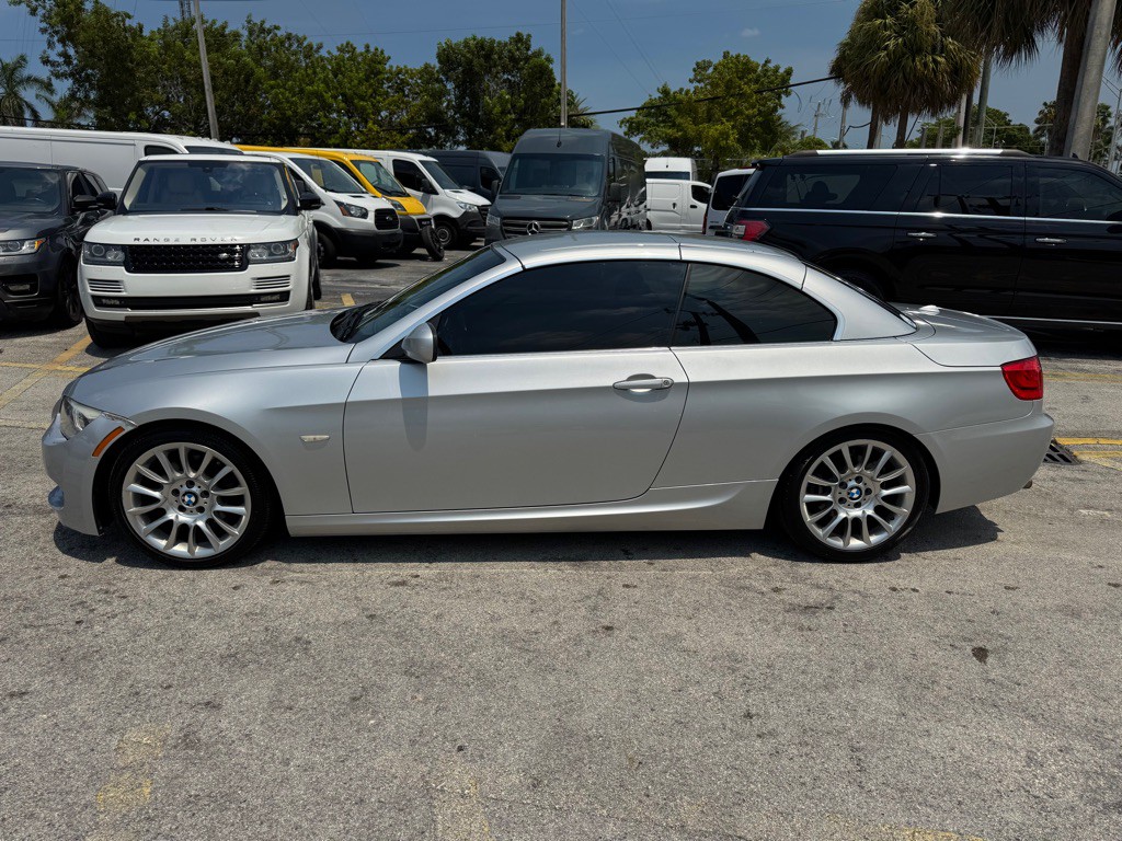 2012 BMW 3 Series Image 10