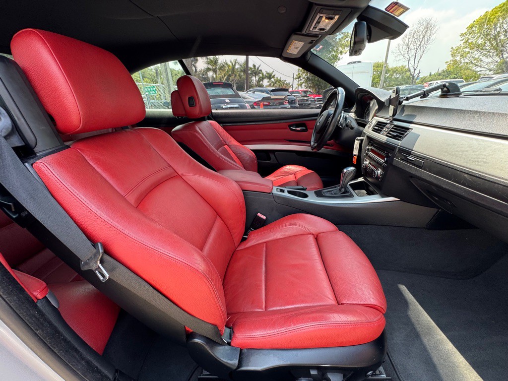 2012 BMW 3 Series Image 13