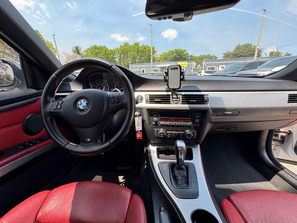 2012 BMW 3 Series Image 15