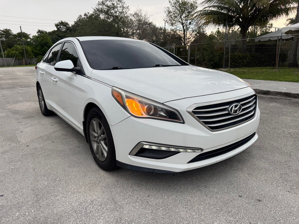 2015 Hyundai Sonata Image 3