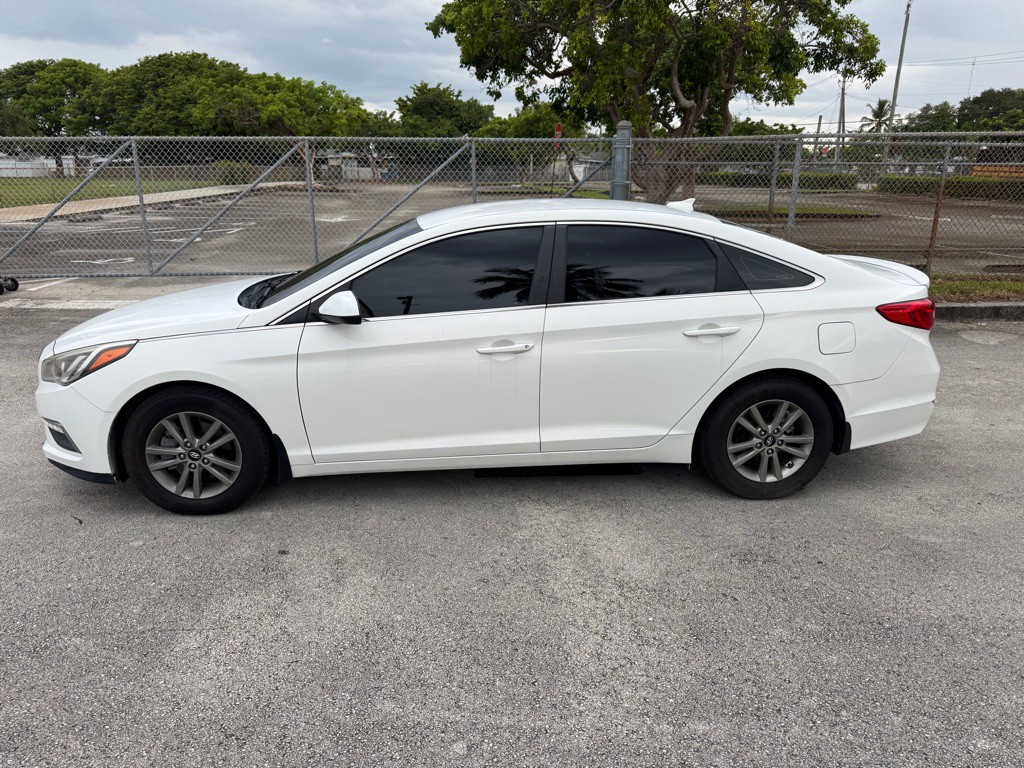 2015 Hyundai Sonata Image 8