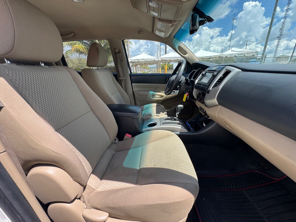 2013 Toyota Tacoma Image 13