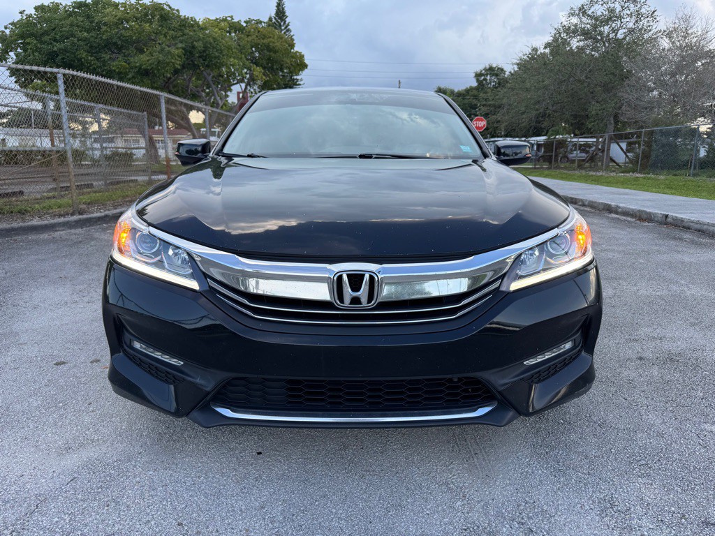 2016 Honda Accord Image 2