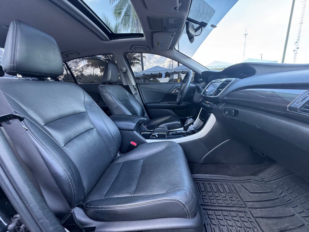 2016 Honda Accord Image 12