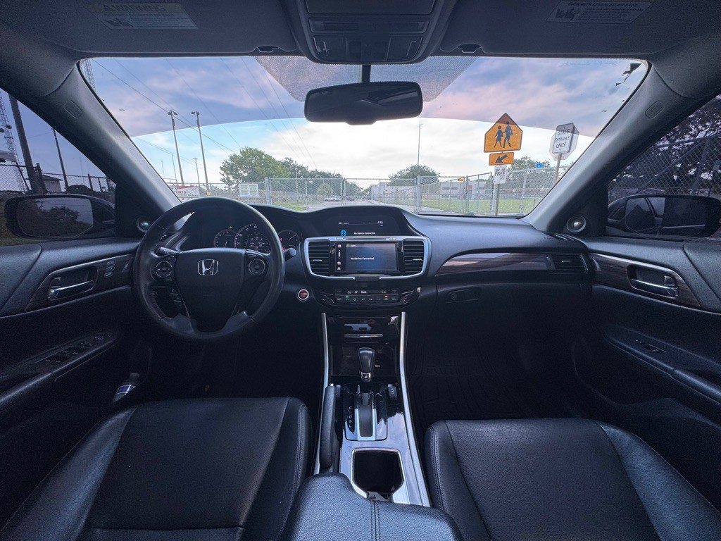 2016 Honda Accord Image 13