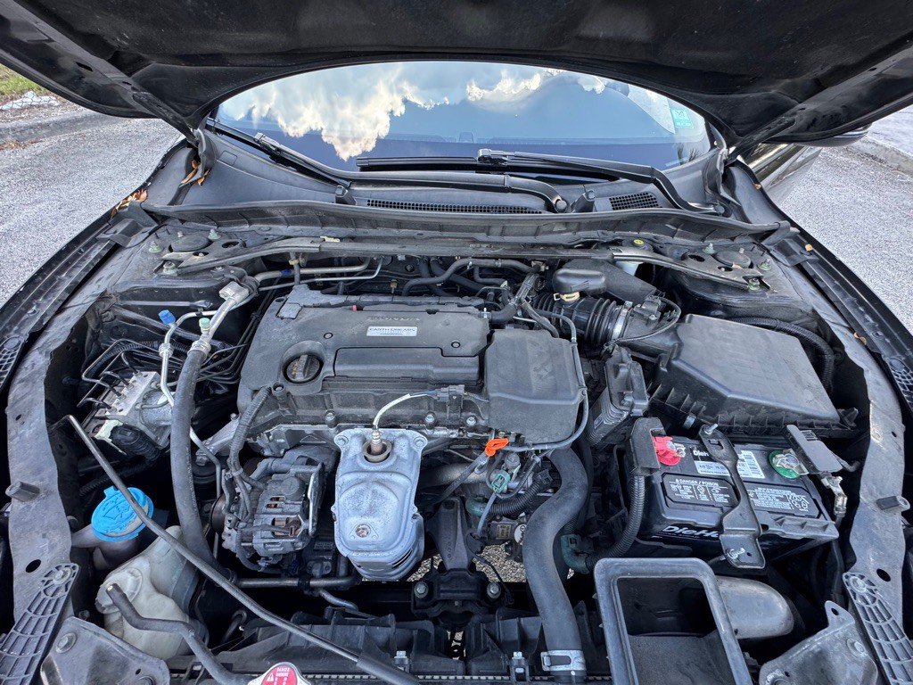 2016 Honda Accord Image 16