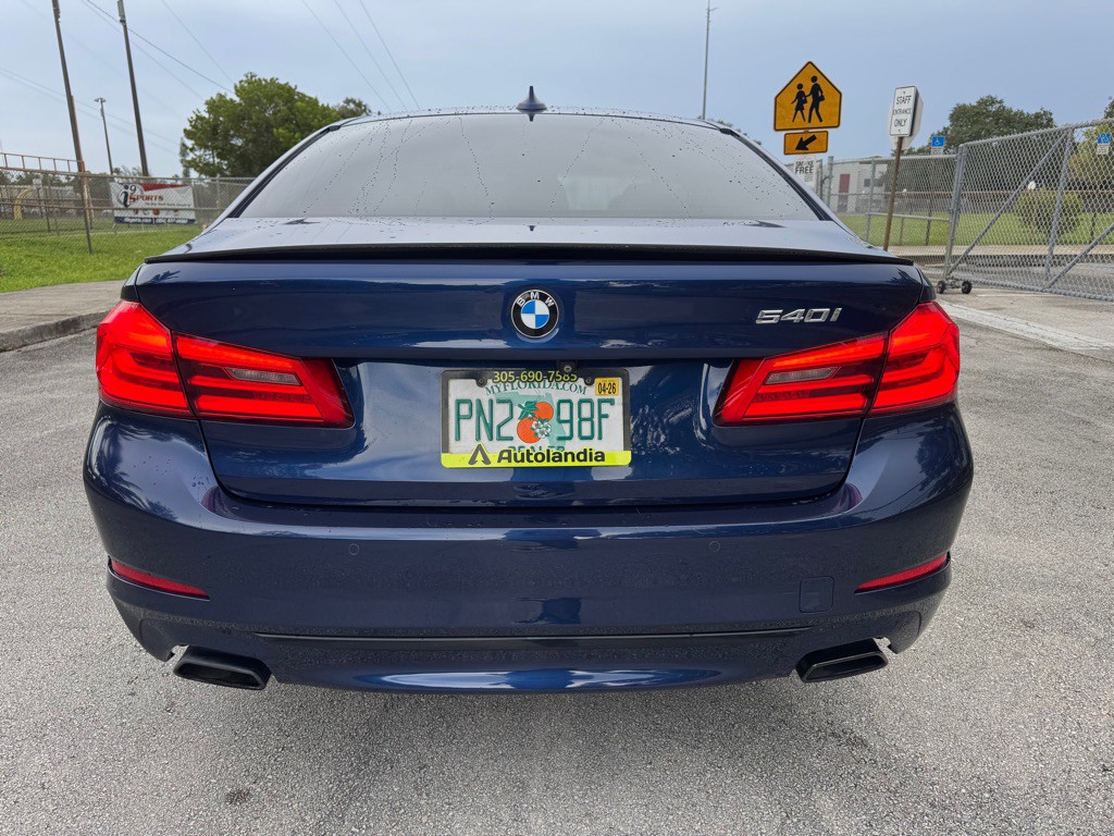 2017 BMW 5 Series Image 6