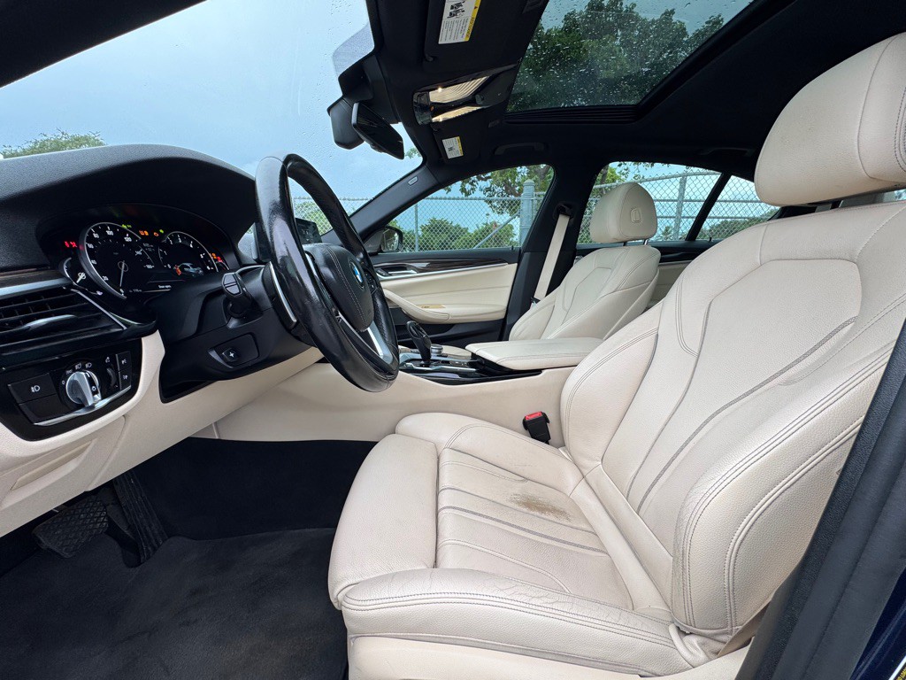 2017 BMW 5 Series Image 9