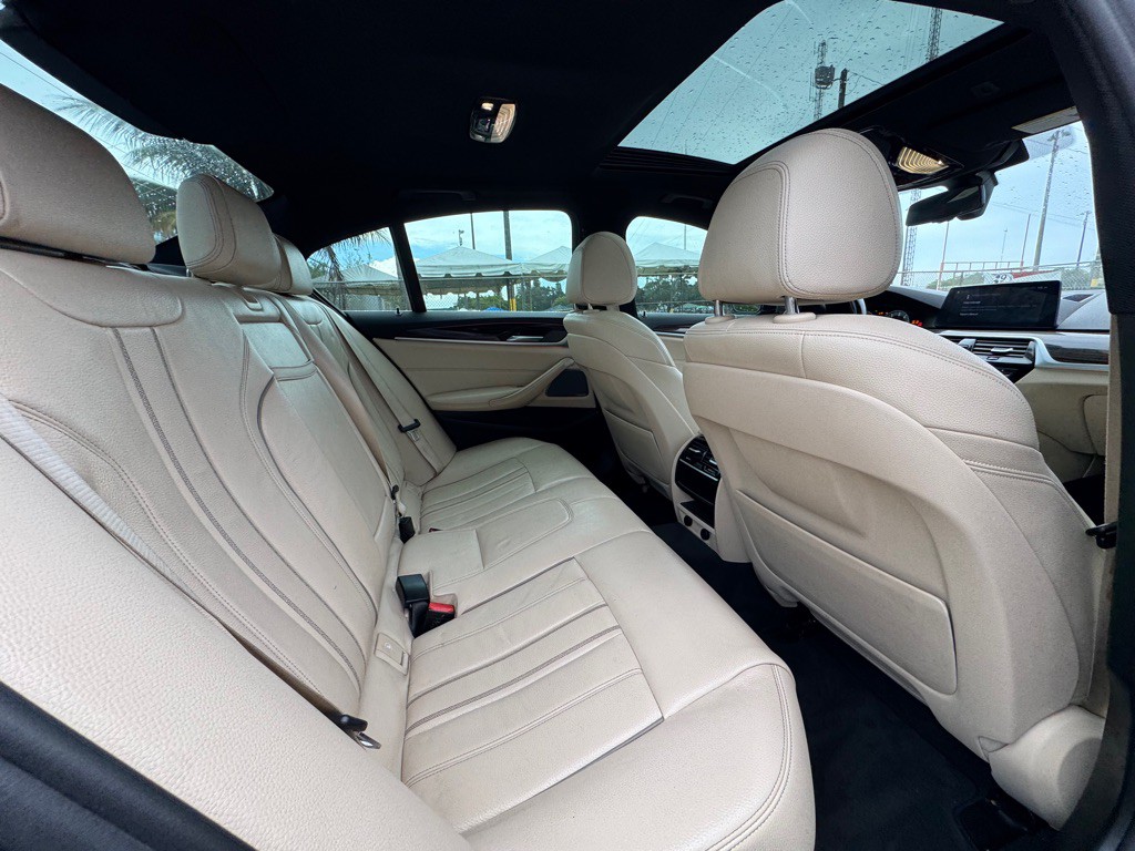 2017 BMW 5 Series Image 11
