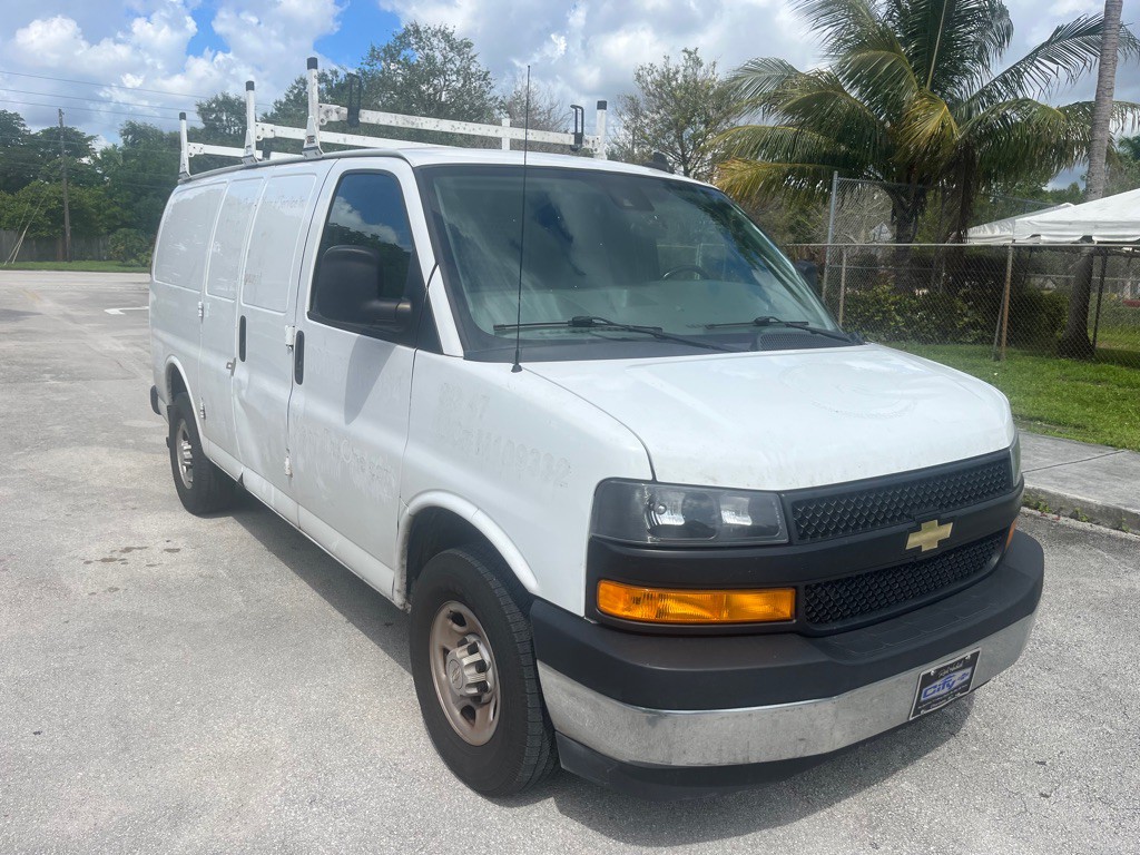 2022 Chevrolet Express Image 3