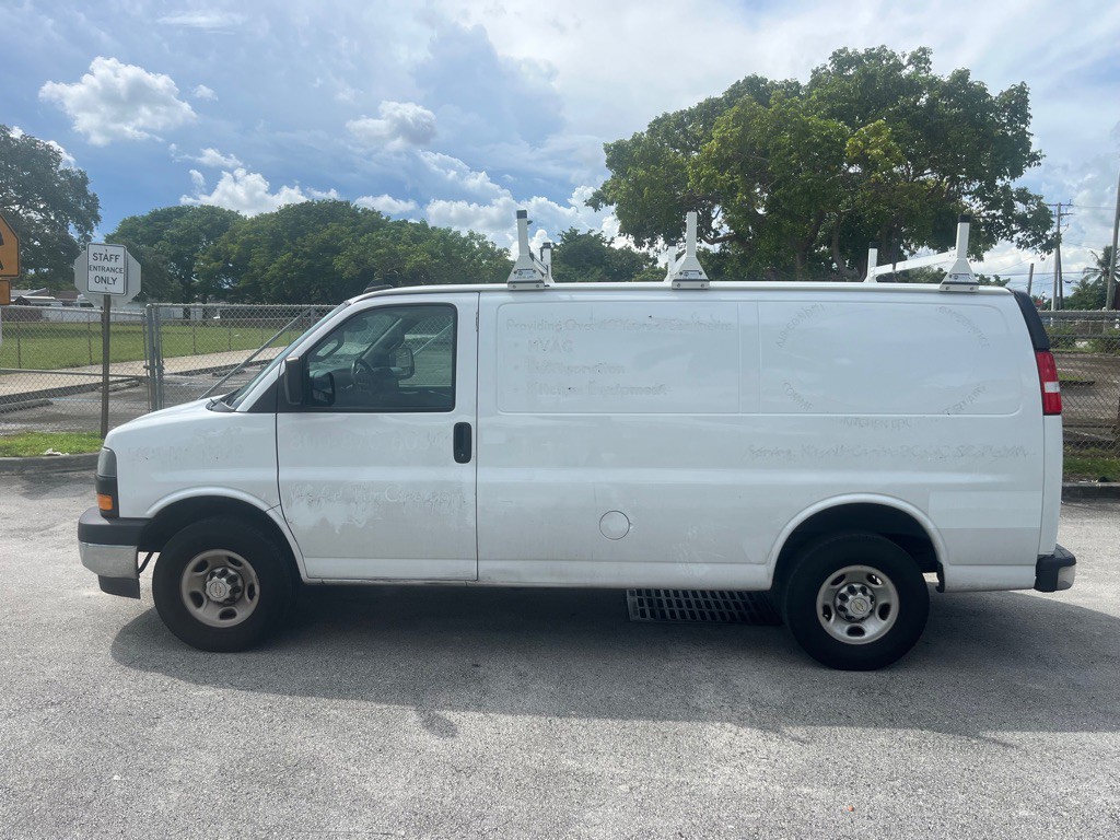 2022 Chevrolet Express Image 7
