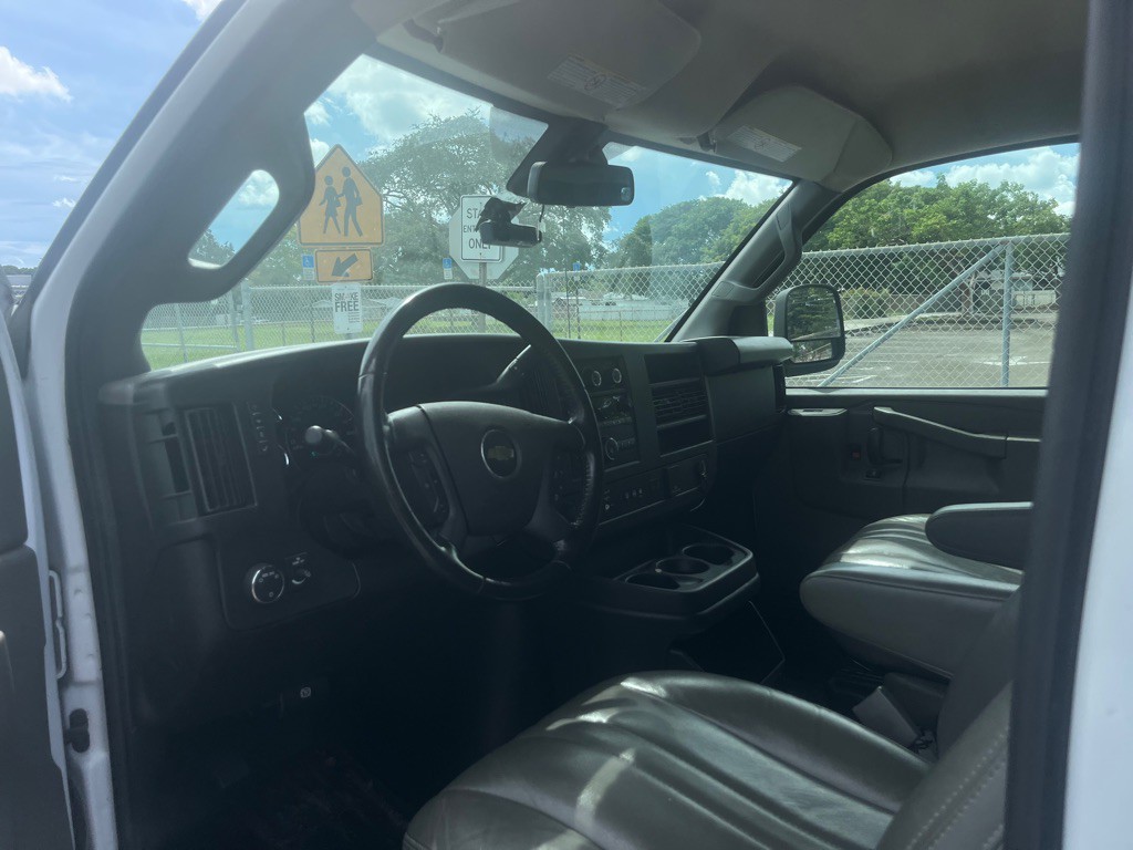 2022 Chevrolet Express Image 8