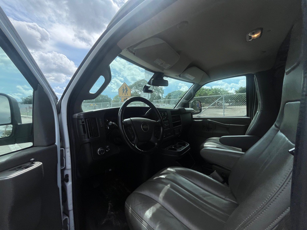 2022 Chevrolet Express Image 9