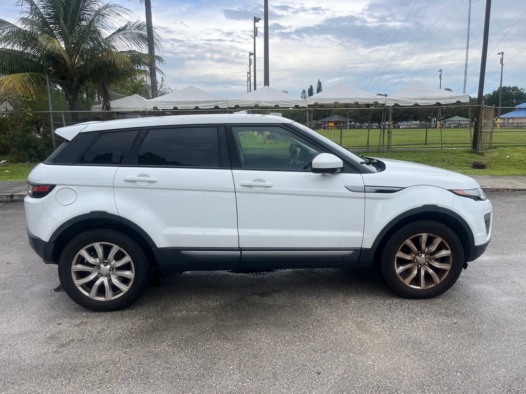 2017 Land Rover Range Rover Evoque Image 3