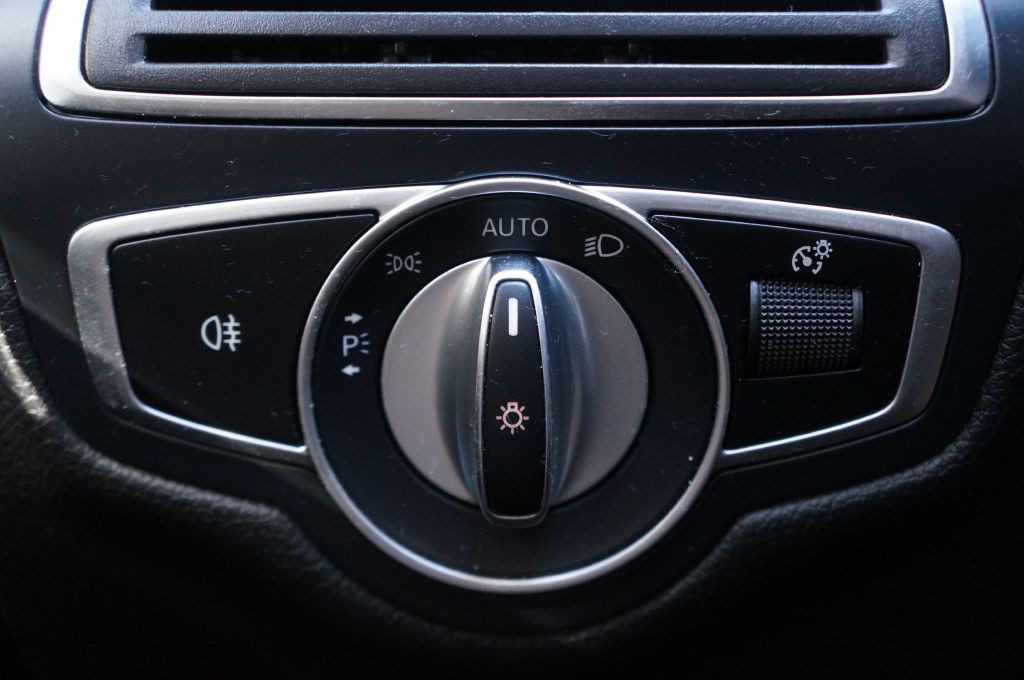 2020 Mercedes-Benz C-Class Image 47