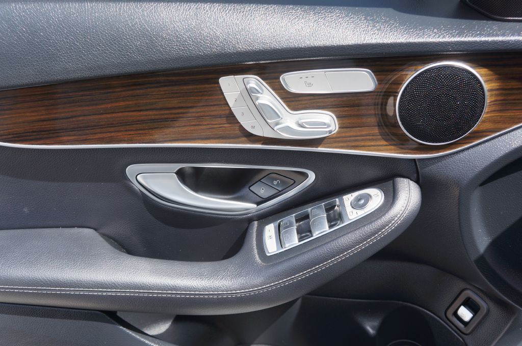 2020 Mercedes-Benz C-Class Image 4