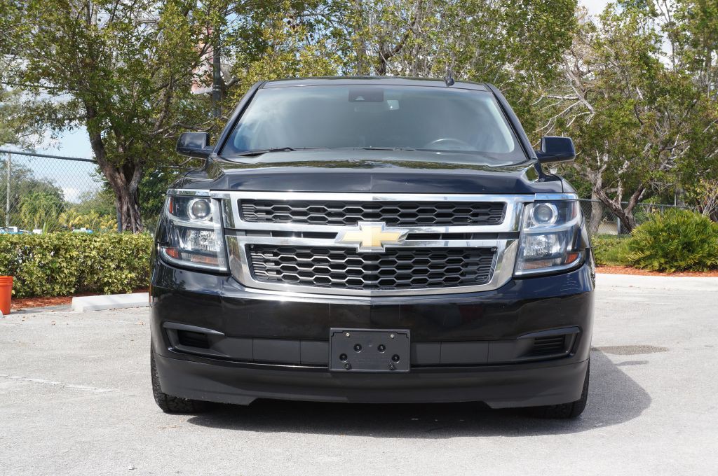 2018 Chevrolet Suburban Image 3