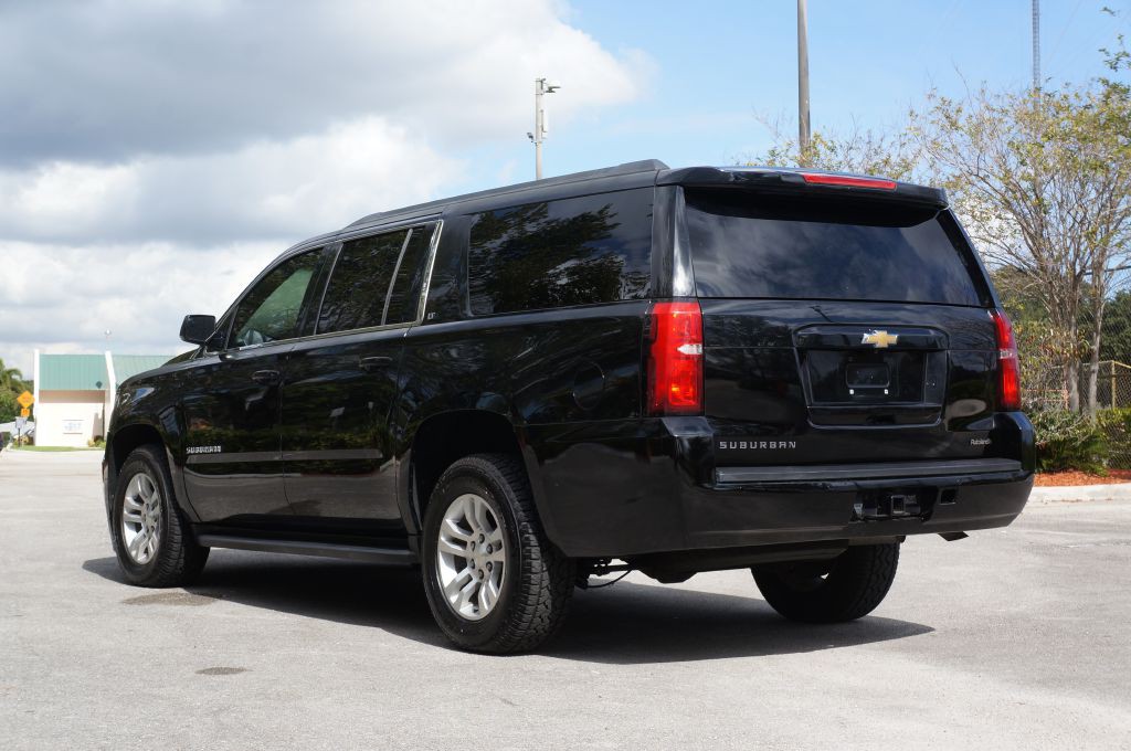 2018 Chevrolet Suburban Image 9