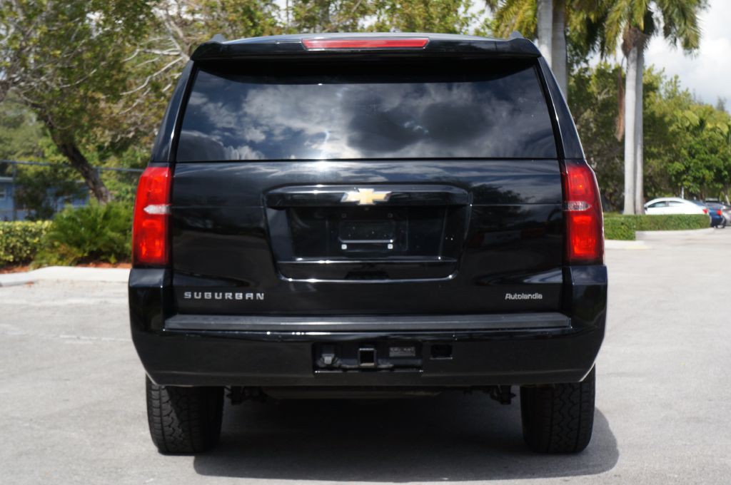 2018 Chevrolet Suburban Image 11