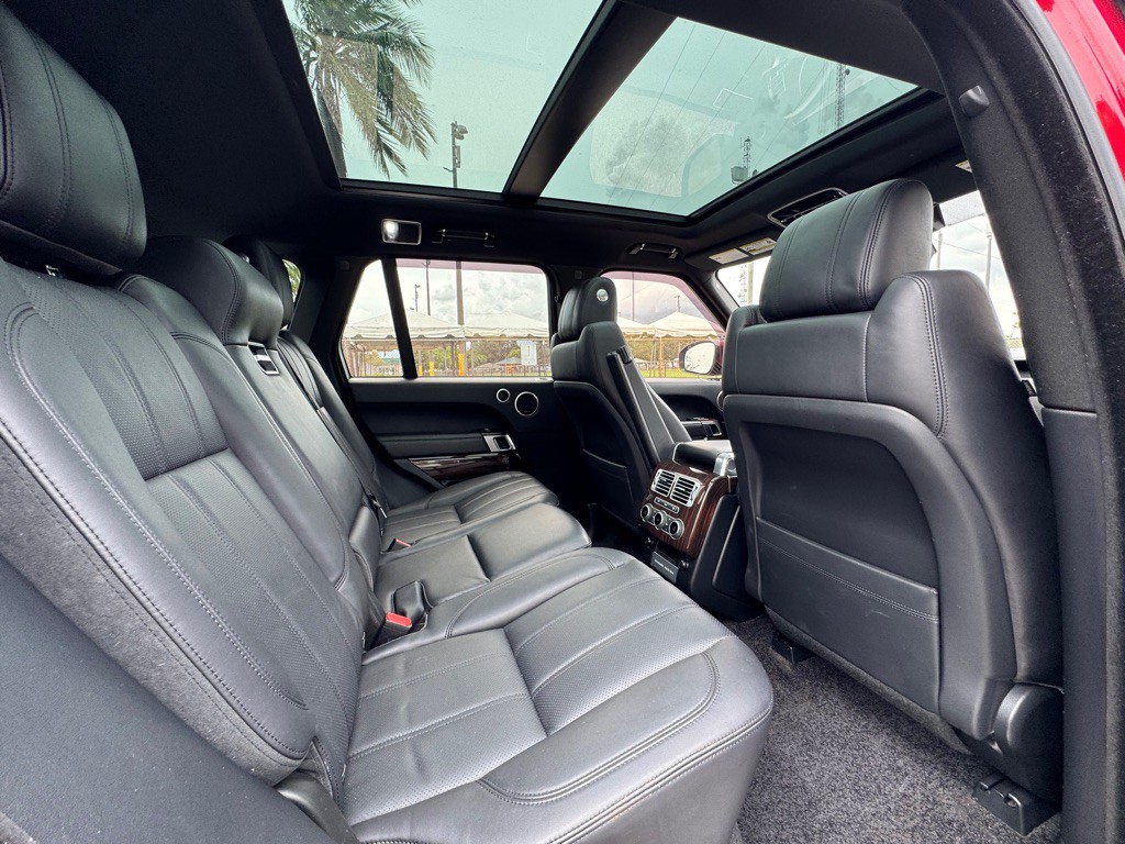 2017 Land Rover Range Rover Image 11