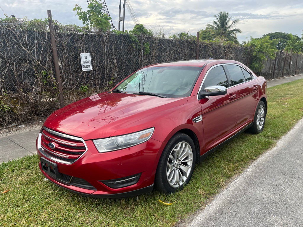 2013 Ford Taurus Image 1