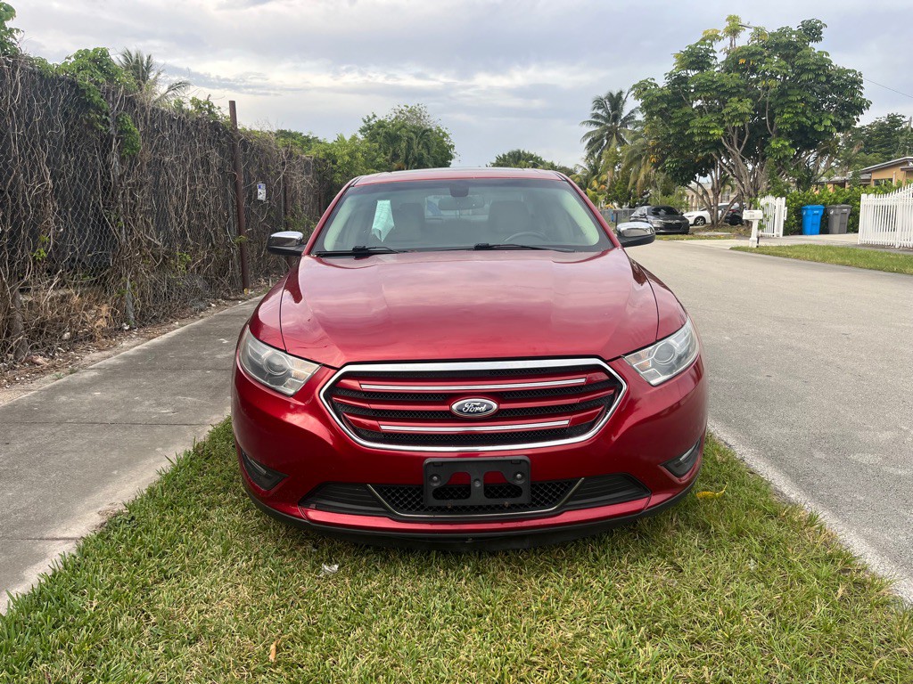 2013 Ford Taurus Image 2