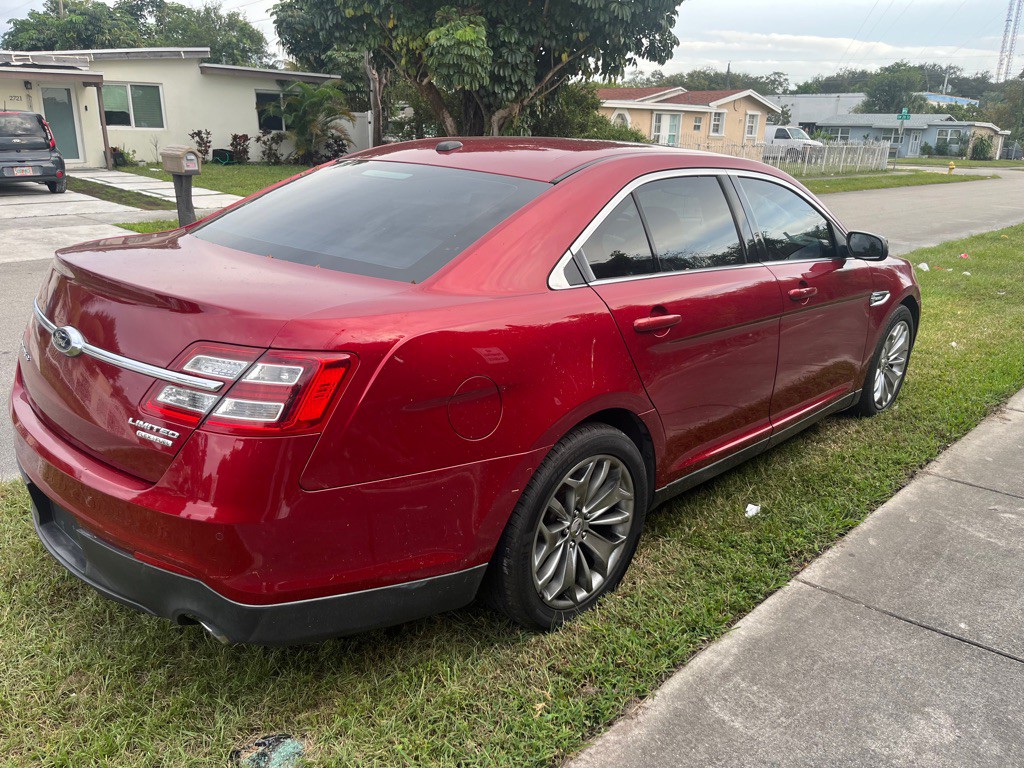 2013 Ford Taurus Image 4