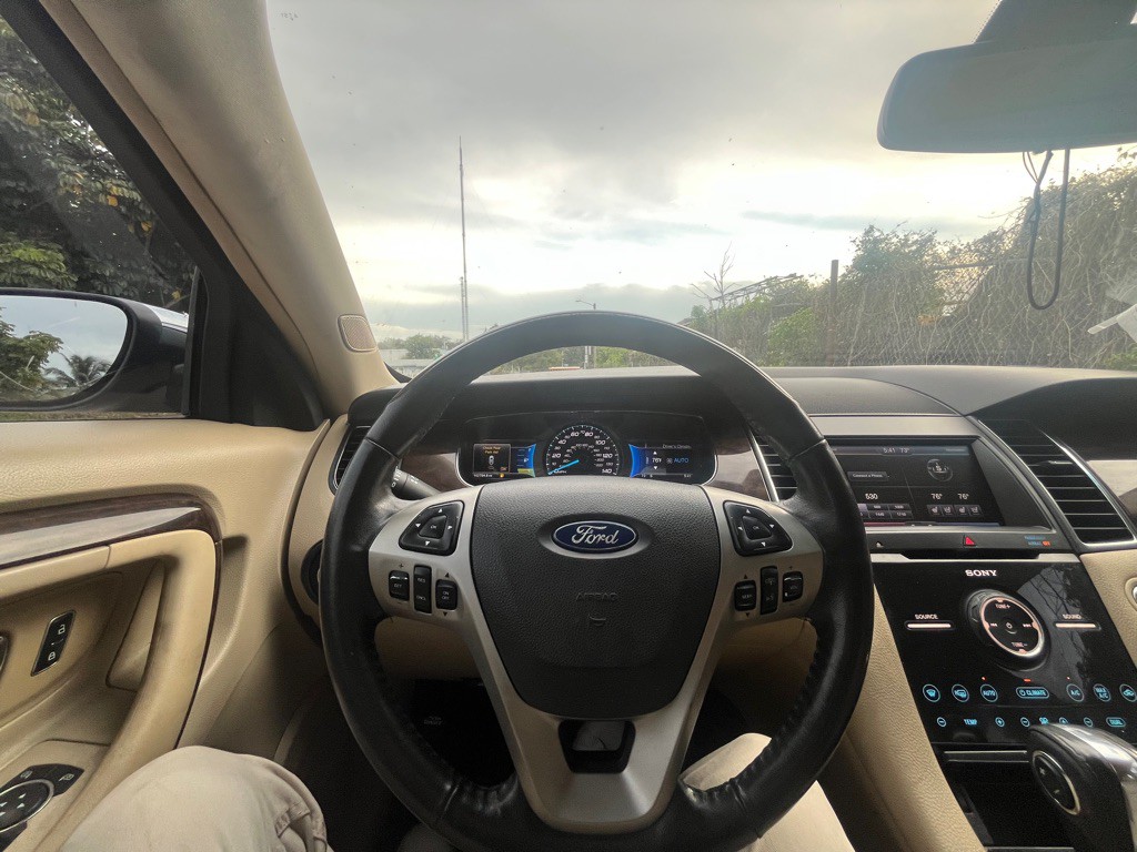 2013 Ford Taurus Image 9