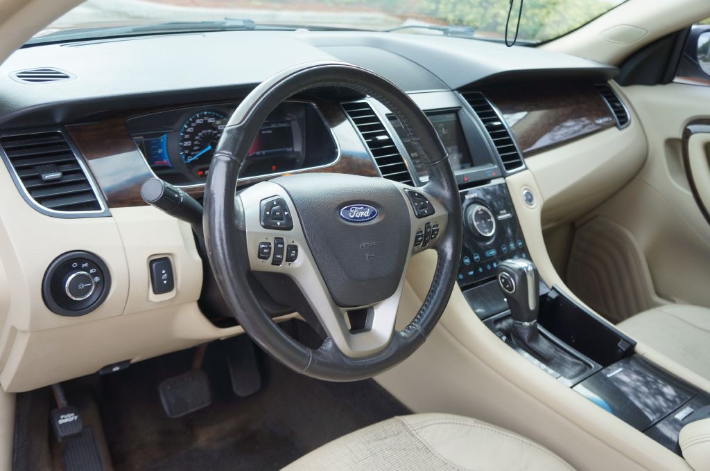 2013 Ford Taurus Image 26