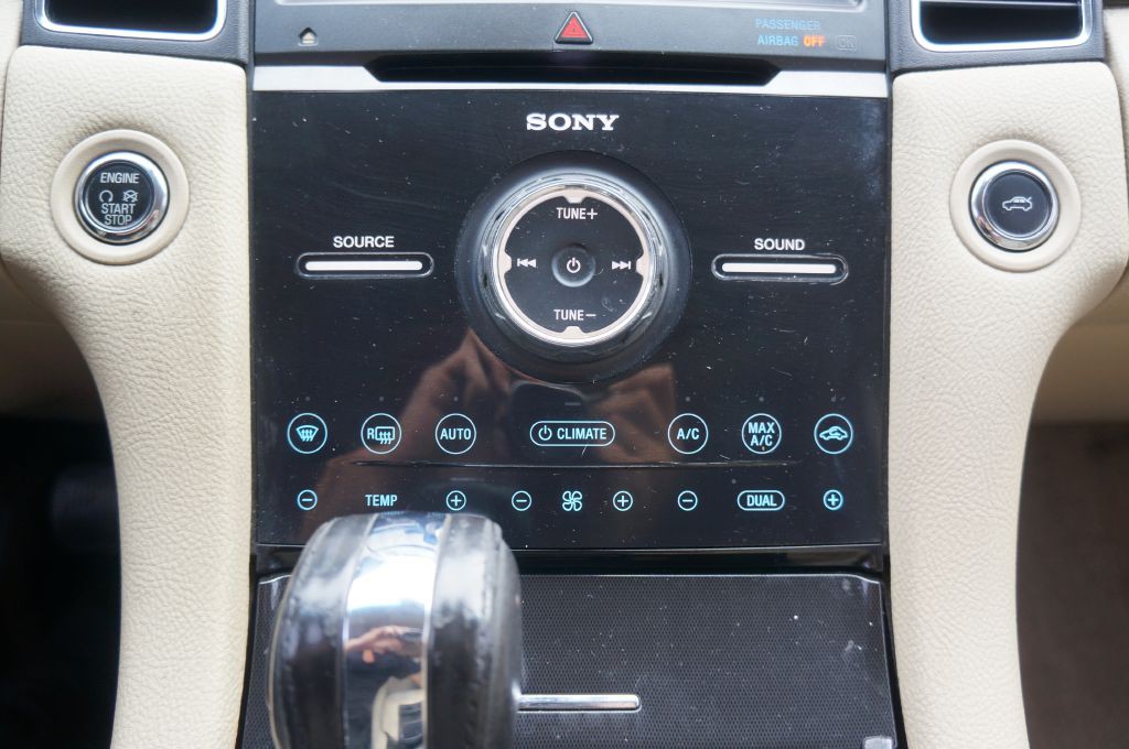 2013 Ford Taurus Image 38