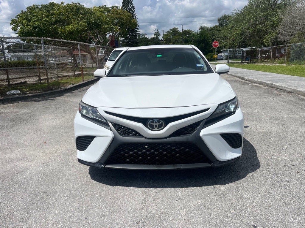 2018 Toyota Camry Image 2