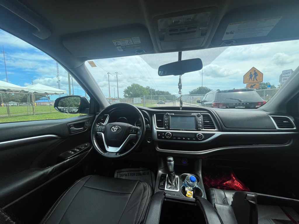 2014 Toyota Highlander Image 9