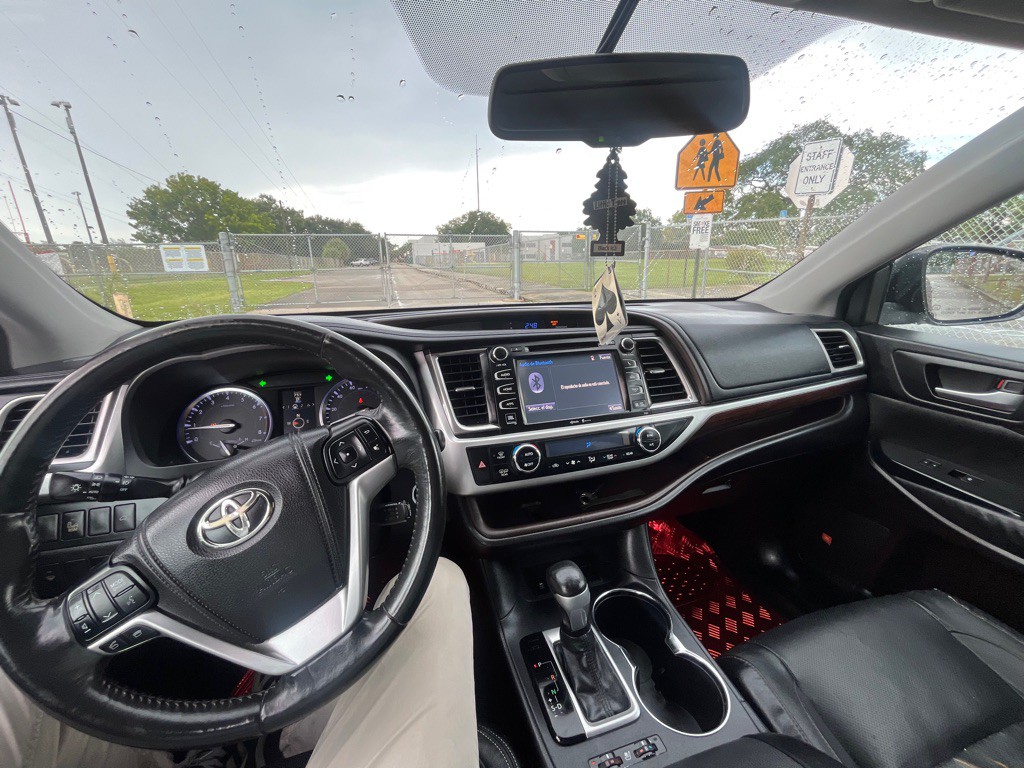 2014 Toyota Highlander Image 17