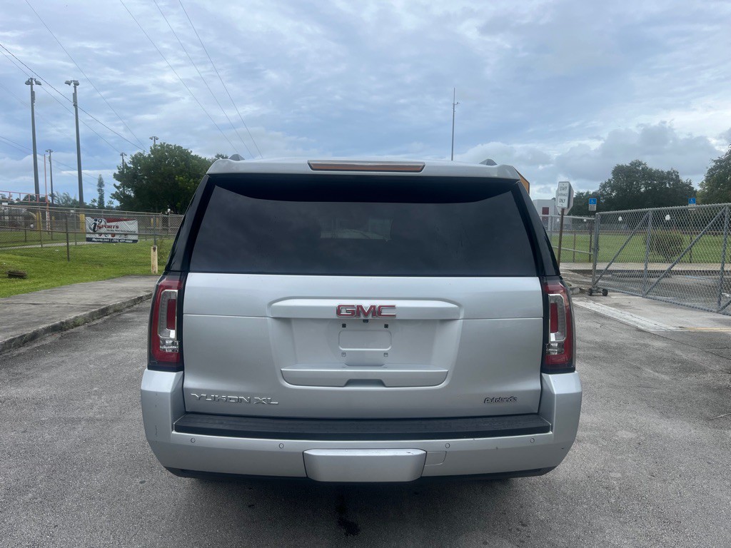 2018 GMC Yukon Image 4
