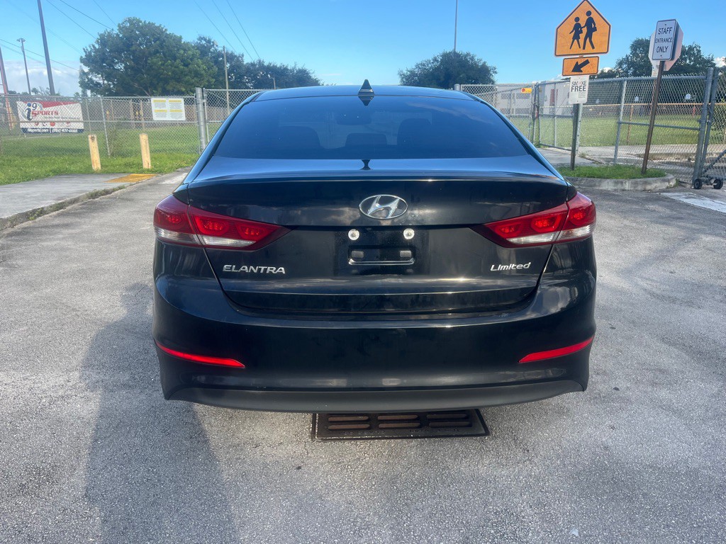 2018 Hyundai Elantra Image 4