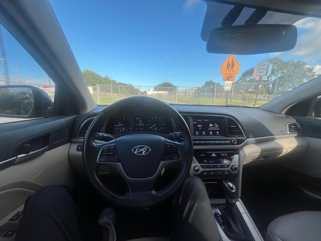 2018 Hyundai Elantra Image 7