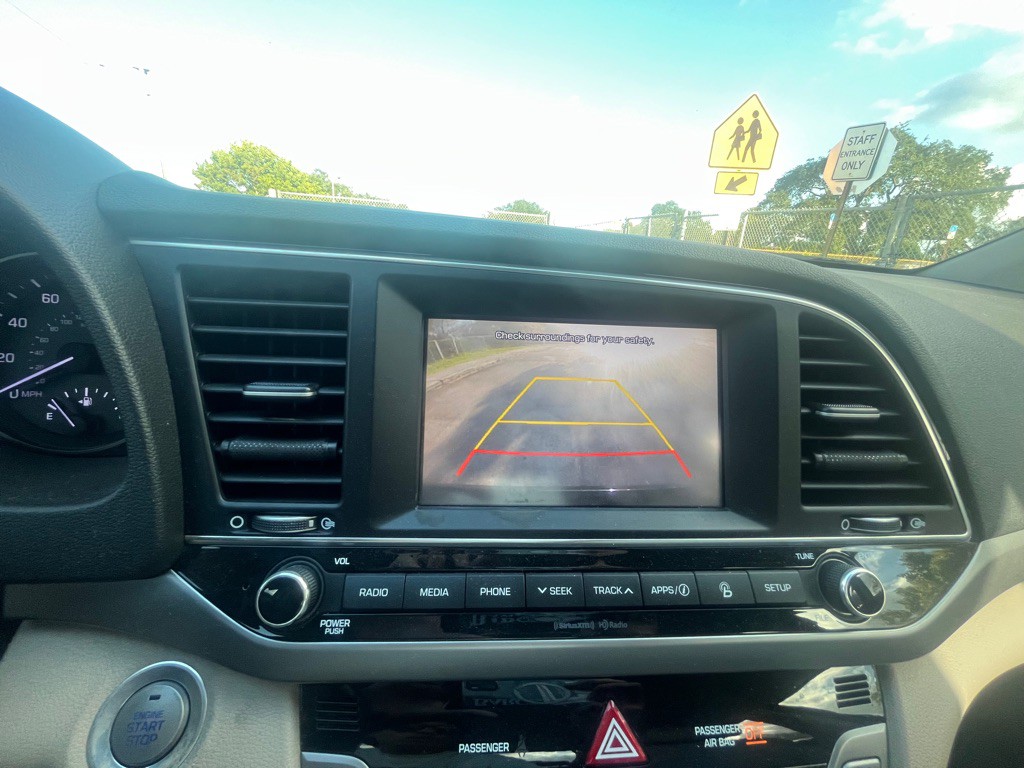 2018 Hyundai Elantra Image 8