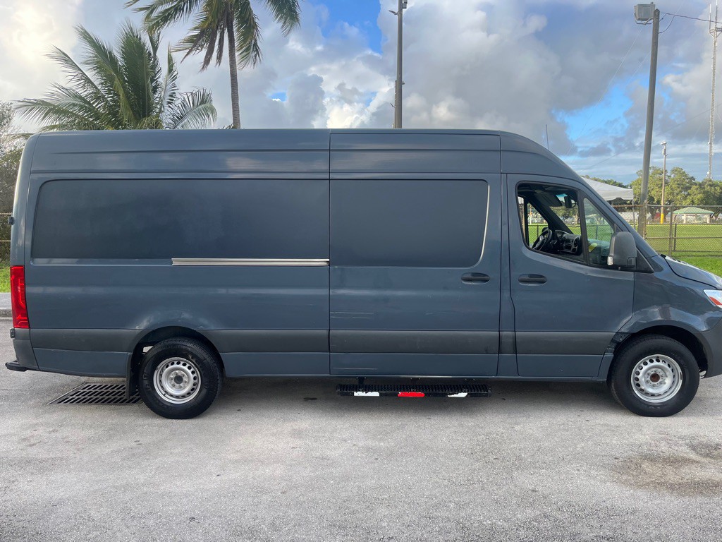 2019 Mercedes-Benz Sprinter Image 3