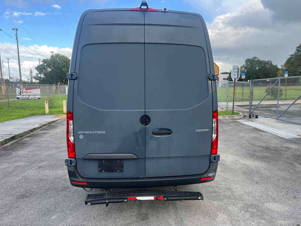 2019 Mercedes-Benz Sprinter Image 4