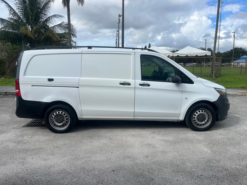 2016 Mercedes-Benz Metris Image 3