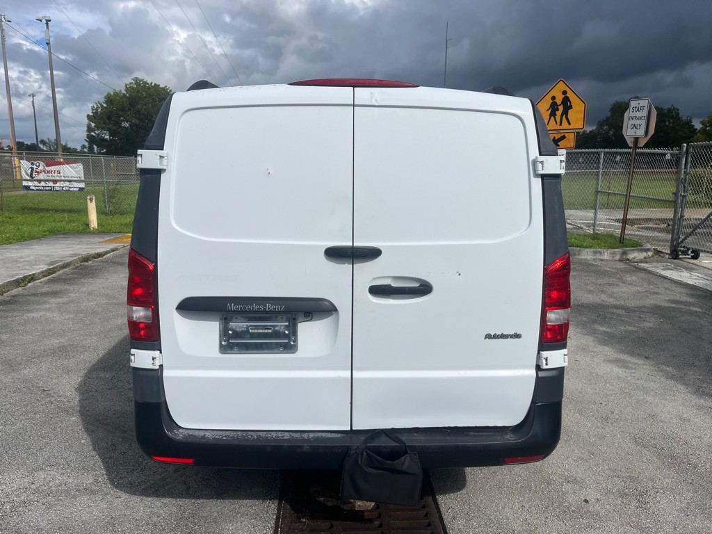 2016 Mercedes-Benz Metris Image 6