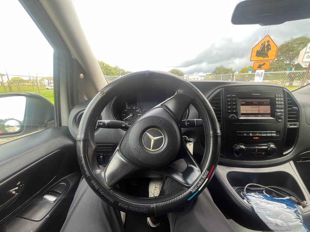 2016 Mercedes-Benz Metris Image 8