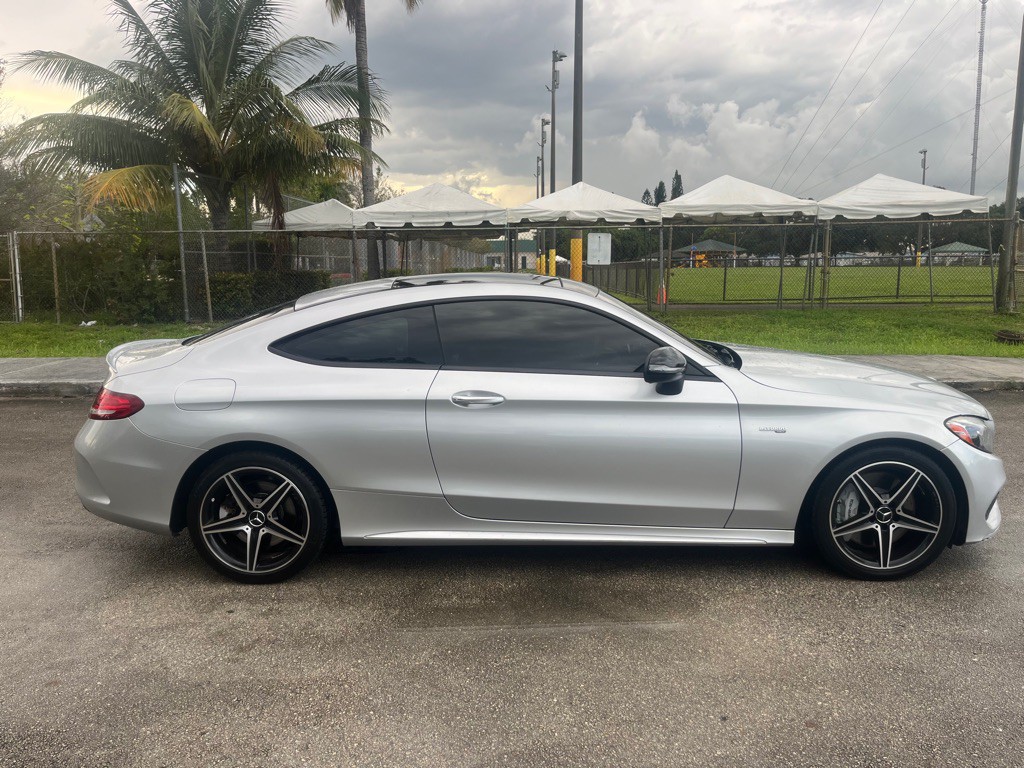 2017 Mercedes-Benz C-Class Image 4