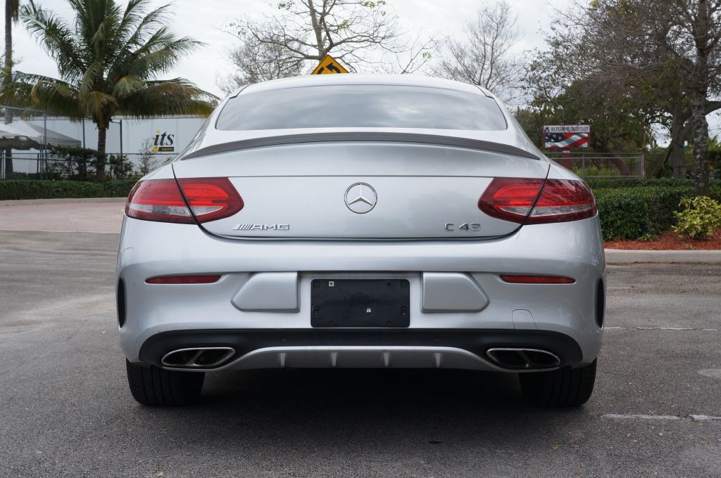 2017 Mercedes-Benz C-Class Image 10