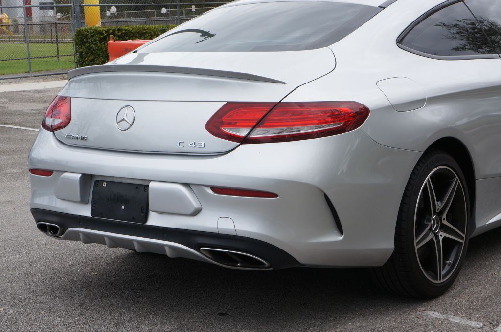 2017 Mercedes-Benz C-Class Image 17