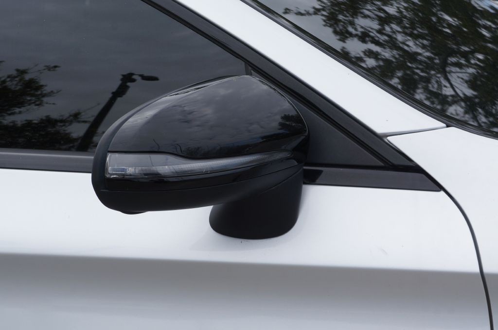 2017 Mercedes-Benz C-Class Image 19