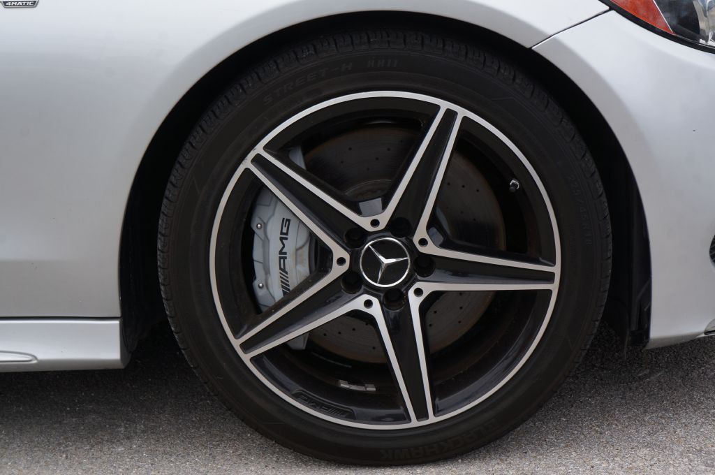 2017 Mercedes-Benz C-Class Image 23